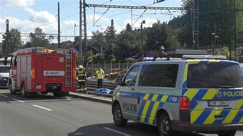 Tramvaj v Praze 5 srazila chodce na místě zemřel Pražský deník