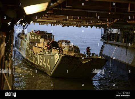 Us Army Landing Craft Utility Hi Res Stock Photography And Images Alamy