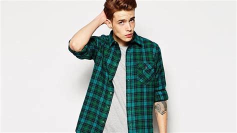 How To Wear A Flannel Shirt Mens Flannel Shirt Green Flannel Outfit