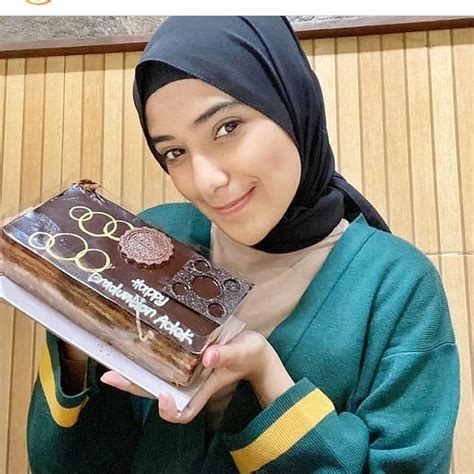Sebelum Melahirkan Nadya Mustika Rahayu Rutin Makan Kurma Muda