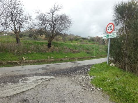 Strade Dissestate Sulle Madonie Il Pericoloso Svincolo Di Irosa Gli