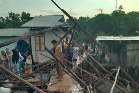 Puluhan Rumah Rusak Diterjang Puting Beliung Di Daerah Ini