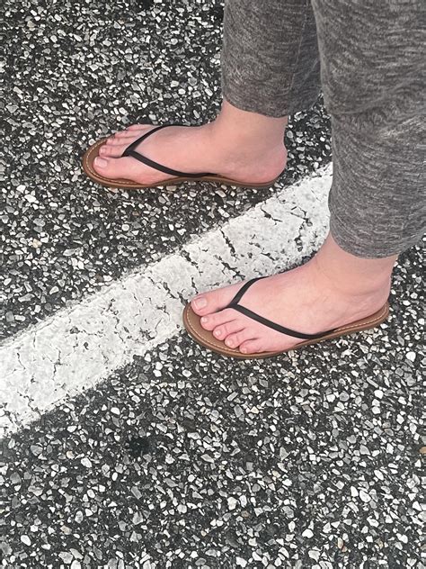 Nude Toes In My Flip Flops R BBWFeet