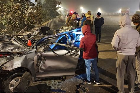 Delhi One Dead Four Injured As Car Jumps Divider