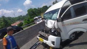 Breaking News Tabrakan Beruntun Di Tol Cipularang Sore Ini Mobil