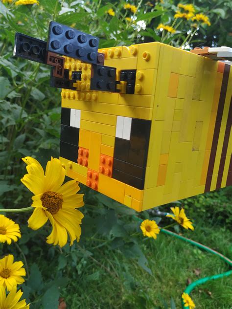 My Lego Minecraft bee ( X-post from r/minecraft ) : r/lego