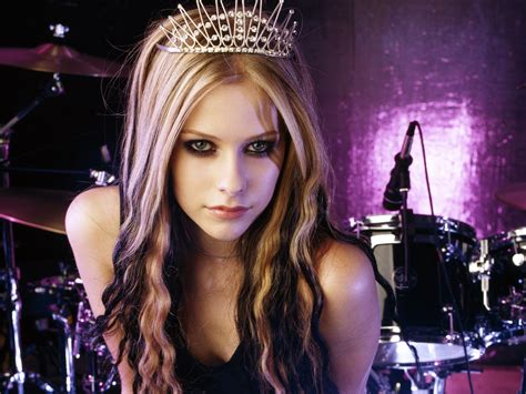 Avril Lavigne Hd Wallpaper A Captivating Music Icon