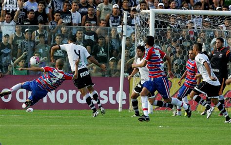 Cear Vence Gol Aos Minutos E Fica A Dois Pontos Do Fortaleza