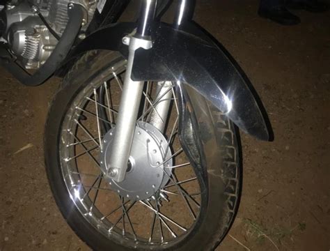 Motociclista Fica Ferido Ao Colidir Em Traseira De Caminh O Na Pr