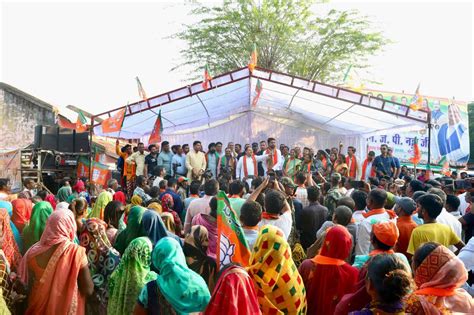 Road Show of BJP National President Shri J.P. Nadda in Khairagarh-Chhuikhadan-Gandai ...