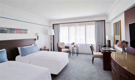 The Peninsula Manila Hotel - Deals, Photos & Reviews