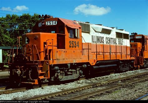 Illinois Central Gulf GP35 2534