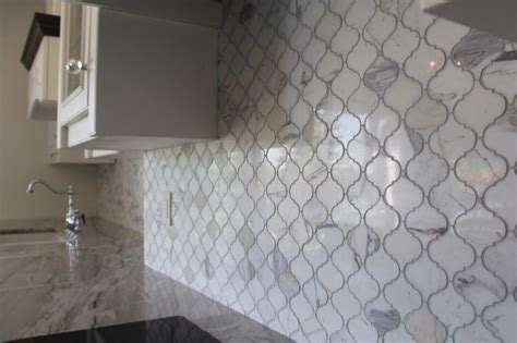 Small Arabesque Calacatta Gold Polished Marble Mosaic Tiles