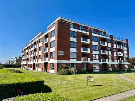 3 Bedroom Apartment For Sale In Lymington