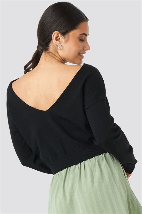 Back V Neck Cropped Sweater Black Na Kd