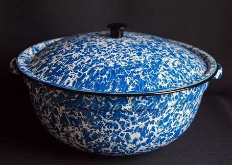 Vintage Blue White Swirl Speckled Spatter Enamelware Graniteware Stew