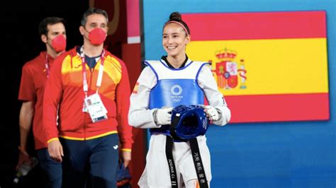 Adriana Cerezo Se Mete En La Final Y Asegura La Primera Medalla Para