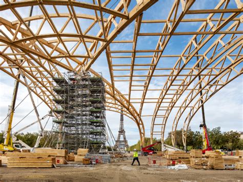 La construction du Grand Palais Ephémère a débuté