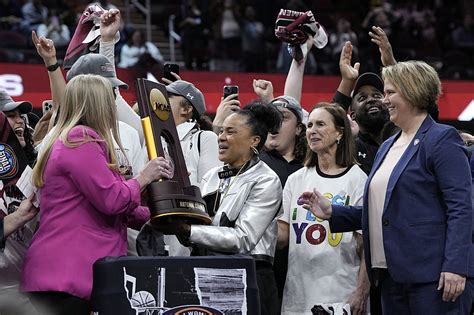 South Carolina Finishes Perfect Season With Ncaa Championship Beating