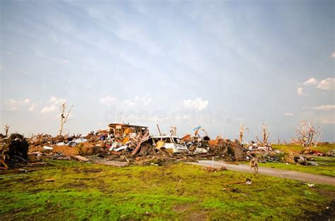 Joplin, MO, Damage EF5 Tornado Editorial Stock Image - Image of house, property: 19749934