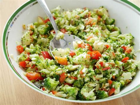 Schneller Brokkoli Salat Mit Apfel Und Pinienkernen Einfach Lecker