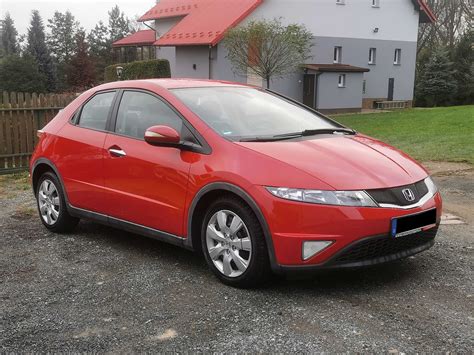 Honda Civic VIII Ufo 1 8 16V Vtec Sport Klimatronik Mały Przebieg