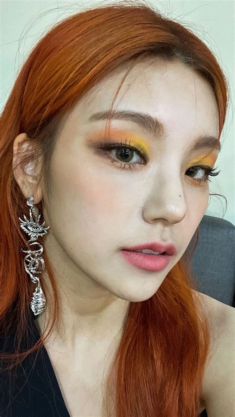 Monolid Makeup Eye Makeup Art Yeji Makeup Look Kpop Girl Groups