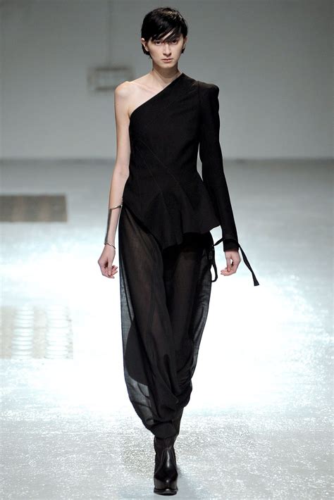 Nicolas Andreas Taralis Spring 2013 Ready To Wear Collection Photos