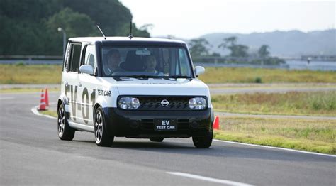 nissan ev  prototype  electric review car magazine