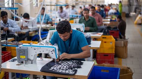 Pakistan Textile Sector The Latest Victim Of Political Economic Crisis