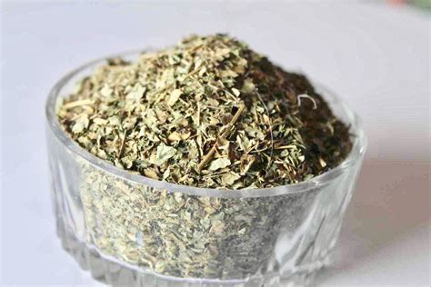 Buy Dried Moringa Leaves BloomyBliss