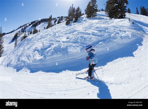 Asian Girl Skiing Downhill Hi Res Stock Photography And Images Alamy