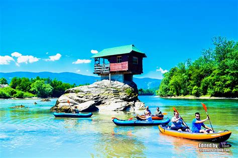 Domek Na Rzece Drina W Serbii