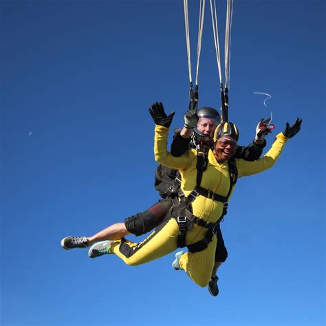 Tandem Skydive Experience | Skydive Buzz Ltd