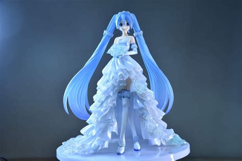 Hatsune Miku Wedding Dress Ver, Hobbies & Toys, Toys & Games on Carousell