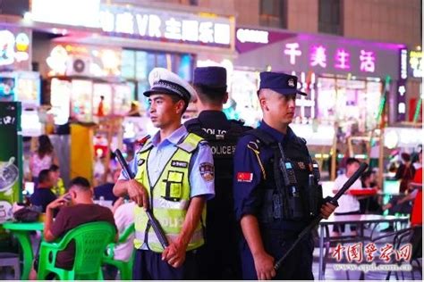 阿图什公安全力护航“夜经济” 守护城市“烟火气” 中国警察网