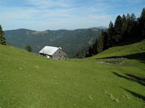 schöner Aufstieg über grüne Wiesen Fotos hikr org