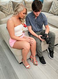 Blonde Stunner Tyler Cruise Shagged In The Bathroom Photos Harley King MILF Fox