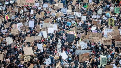 Black Lives Matter Demo In Stuttgart Polizei Mit Klaren Worten Zu Gewalt