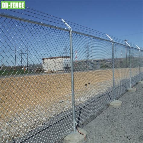 Direct Factory Galvanized PVC Coated Chain Link Fence Top Barbed Wire