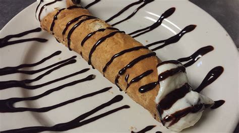 Cannoli - Pete and Elda's Bar / Carmen's Pizzeria