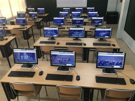 Nueva aula de informática ESO Colegio El Ave María Benimámet Valencia