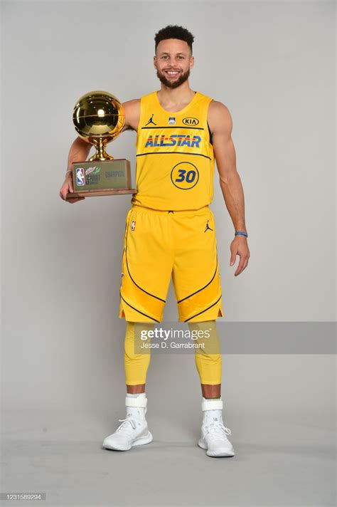 News Photo Stephen Curry Of The Golden State Warriors Poses Splash Brothers Warrior Pose