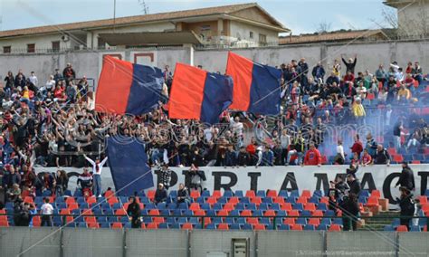 Cosenza Cittadella I Prezzi Dei Biglietti Le Curve Costano Euro