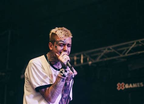 Em Inicio De Carreira O Rapper Lil Peep Morre Aos 21 Anos