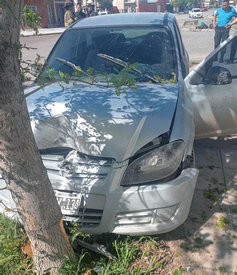 Tres Conductoras Al Hospital Una Choc Su Auto Contra Un Rbol La