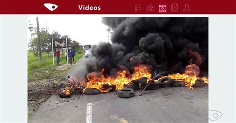 G1 Moradores fecham ES 010 em protesto em Nova Almeida notícias em