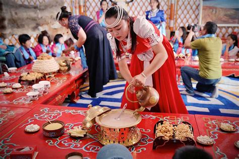 What to Do in Hohhot: Inner Mongolia Festivals, Food & Customs