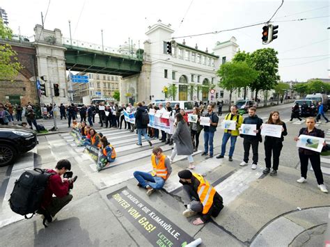 Live Blog Klima Aktivisten Starten Aktionswelle In Wien Vienna Online