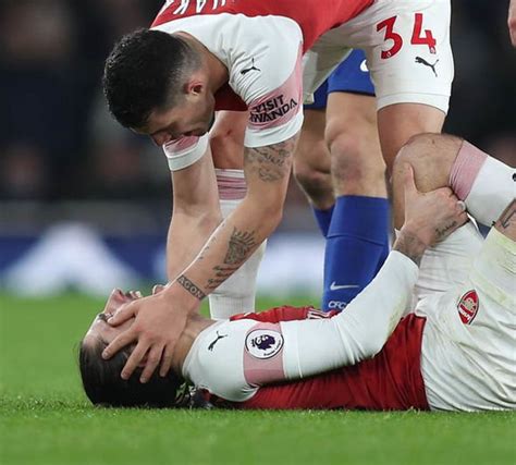 Hector Bellerin Injury Update Arsenal Star Set To Miss Rest Of Season